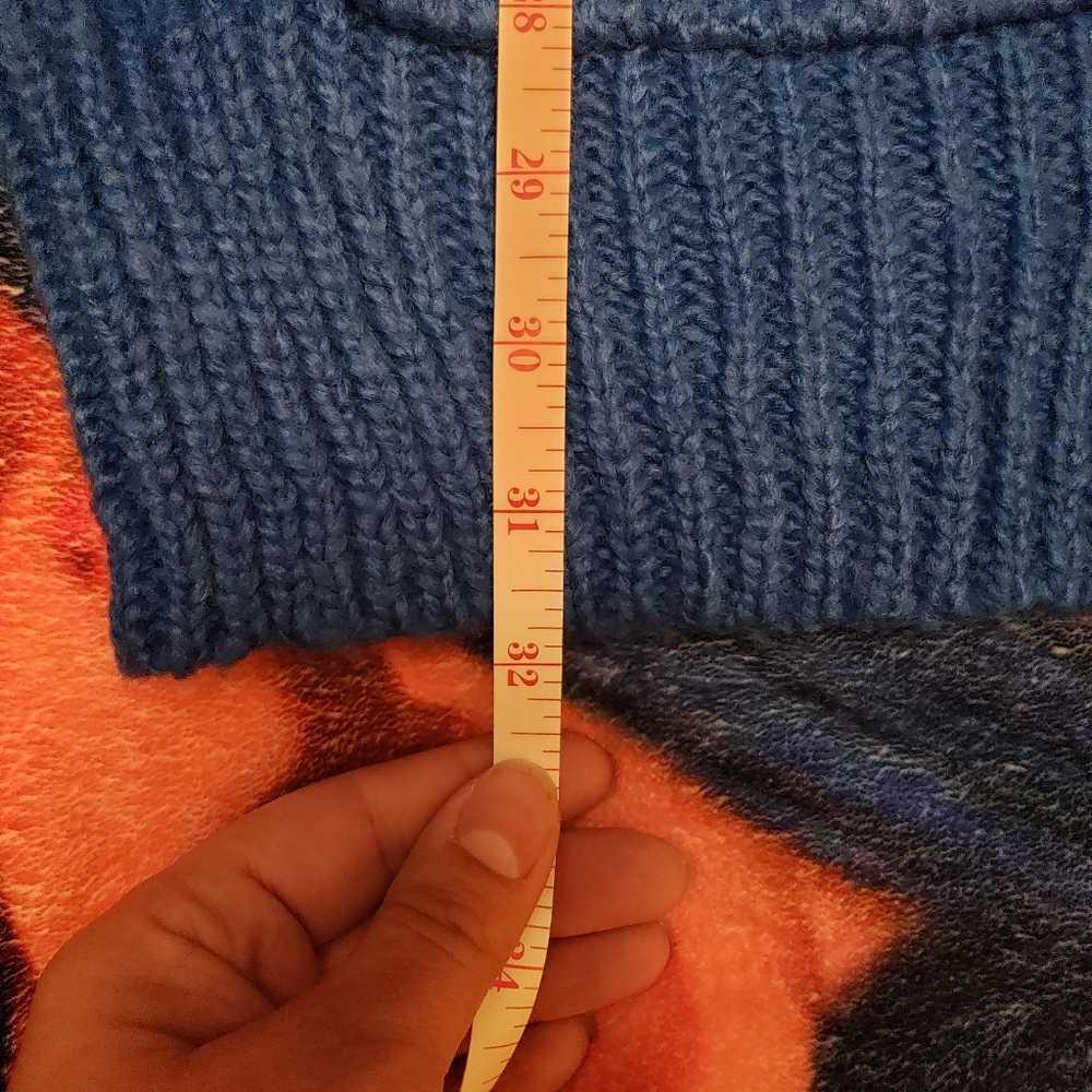 Sweater - Picture 4 of 4